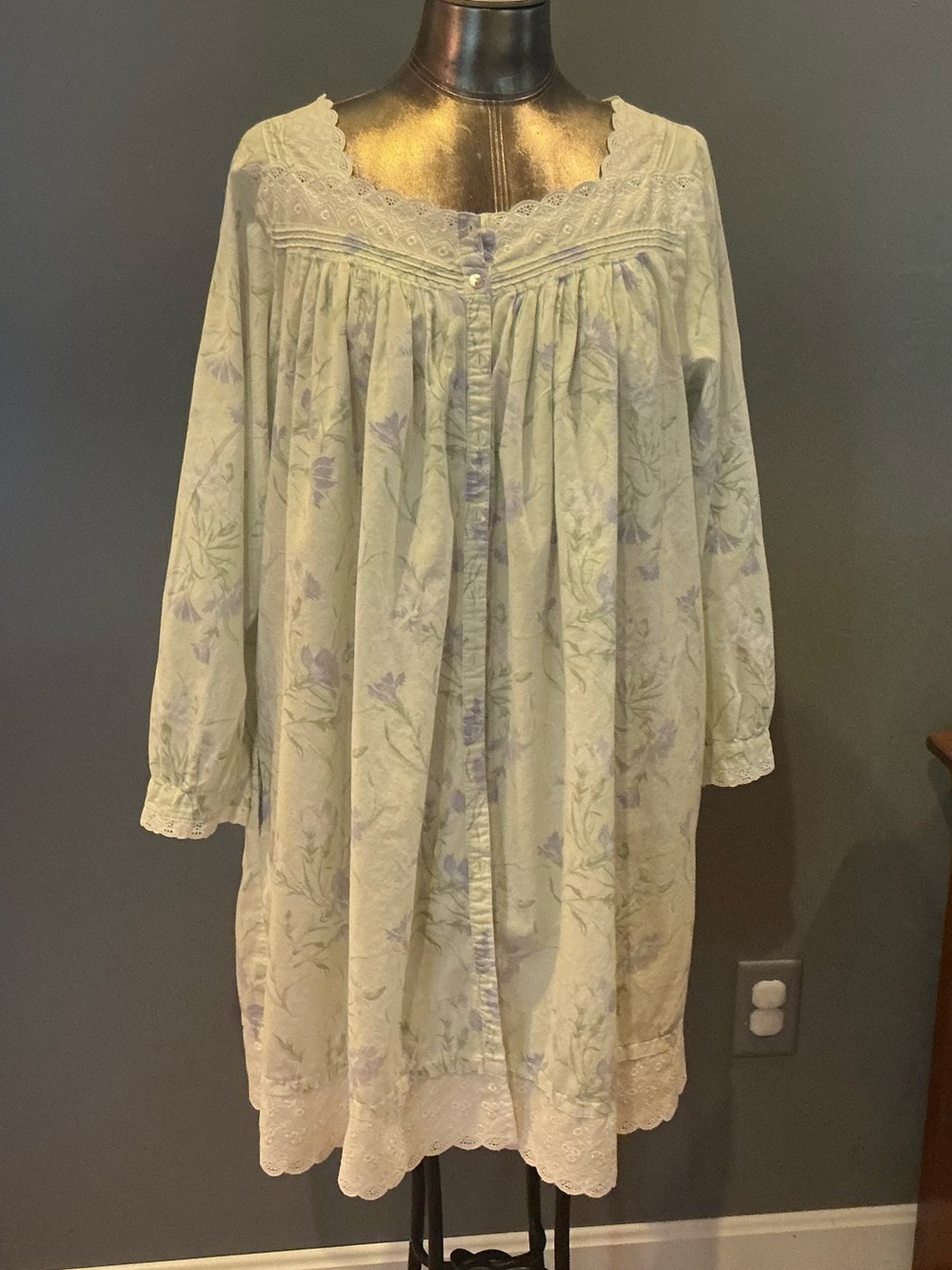 Eileen West Floral Robe